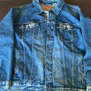 Levi’s jean jacket washed and trucker